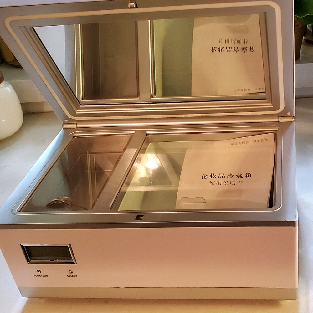 NEW Professional Beauty Fridge